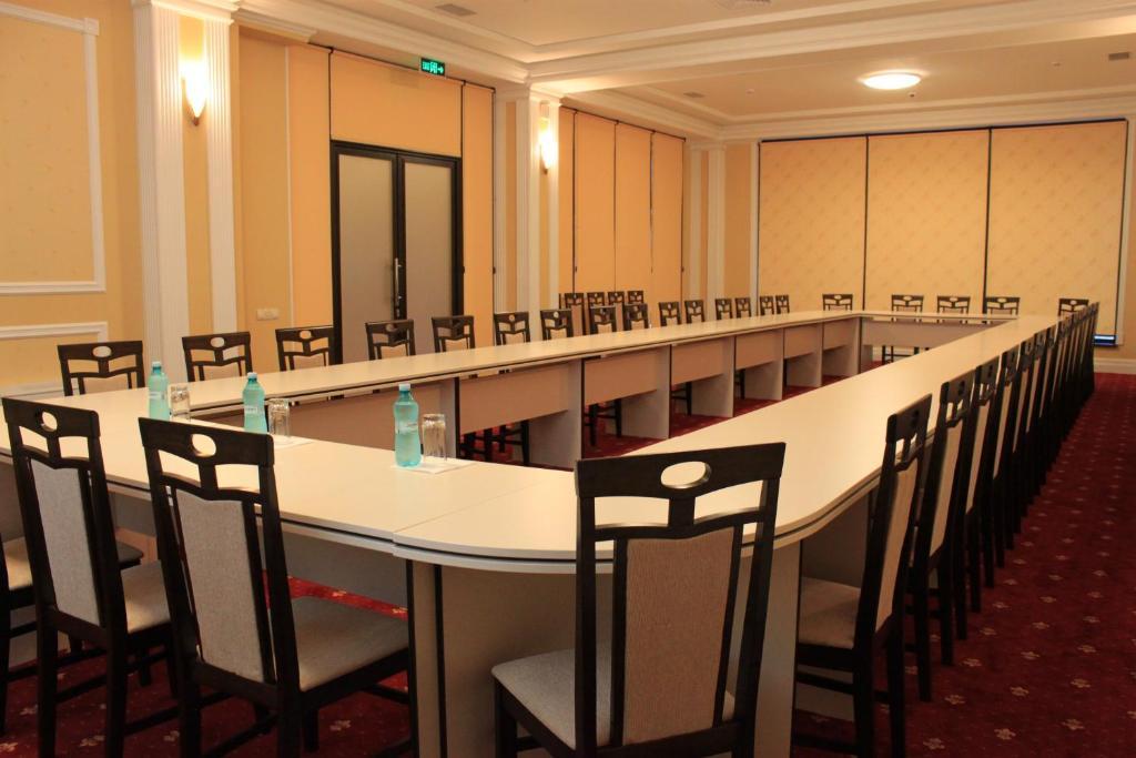 Regency Hotel Chisinau Business photo